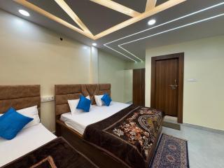 Hotel Vrindavan View - 3