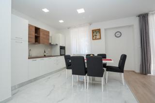 Rosabella Apartments - 4