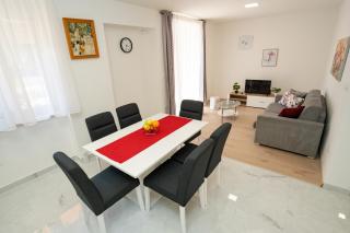 Rosabella Apartments - 1