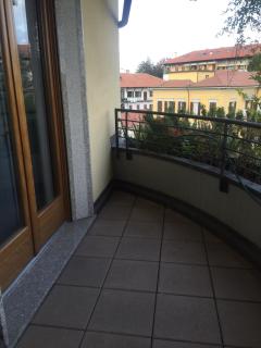 Strategic location between Milan and Lakes - 1