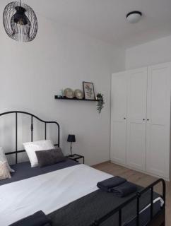 Palm park & Green studio apartment - 8