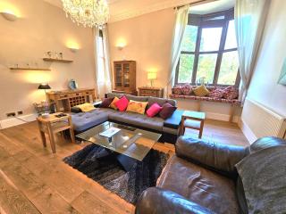 Pass the Keys Luxury 5 bedroom Riverside home in town centre - 9