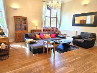 Pass the Keys Luxury 5 bedroom Riverside home in town centre - 8