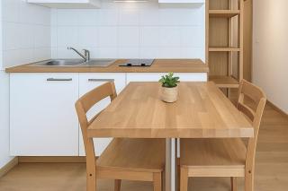 Functional and well located studio close to metro and shops - 8