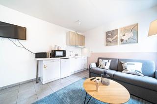 Le petit Montel- studio avec garage-métro Valmy - 9