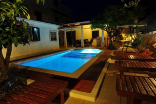 Seaside apartments with a swimming pool Sutivan, Brac - 16846 - 4