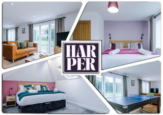 Sleeps 8 Loft bedroom By Harperletting Short Lets & Serviced Accommodation Buckley With Pool table & Long or Short stays - 0