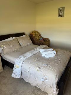 Comfortable 5 - Guest Abode - In Quiet Village - 2