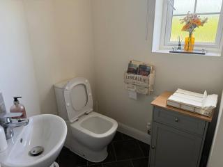 Comfortable 5 - Guest Abode - In Quiet Village - 1