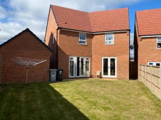 Comfortable 5 - Guest Abode - In Quiet Village - 7