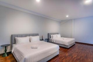 Embassy Villa by COBNB, Top Floor Unit at Ampang Hilir - 7