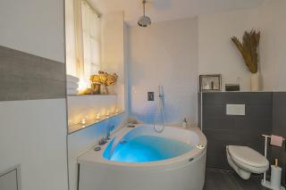 Cosy Studio Bernard with Jacuzzi Relaxation & Style - 8