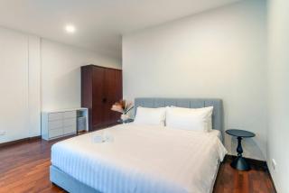 Embassy Villa by COBNB, Top Floor Unit at Ampang Hilir - 3