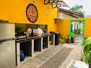 KAIMANA HOUSE - 3 Min walk to the beaches - 7