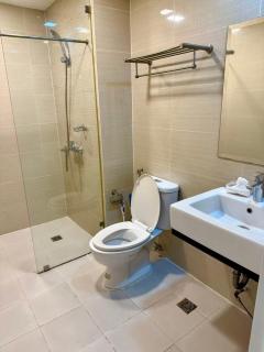 Venice Luxe Escape - Pool, Netflix, Canal Mall Access - 4