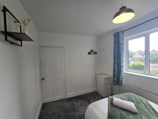 Spacious 3bedroom Apartment-Short and Long Stays-Contractors and Families - 3