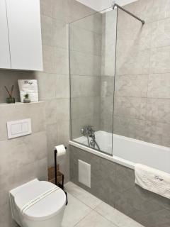 Deluxe Adora Park Cozy Apartments Arad - 8