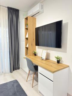 Deluxe Adora Park Cozy Apartments Arad - 3