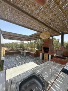 Luxury family villa with private pool - 9