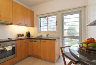 Melon Boutique Seafront Apartment - 4