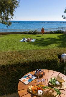 Melon Boutique Seafront Apartment - 7