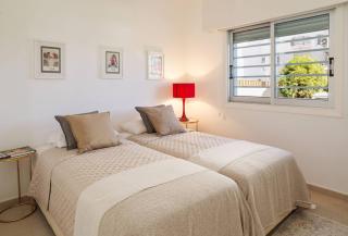 Melon Boutique Seafront Apartment - 3