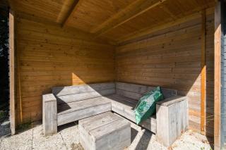 Zonnige luxe bungalow met grote tuin - 8