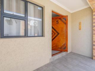 Kuhle Guesthouse - 4