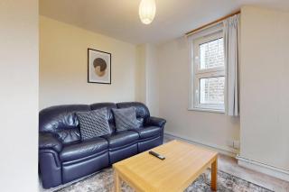 Stylish 1-Bed Near Lewisham Station & High Street - 4
