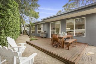 Sailors Delight In Safety Beach - 0