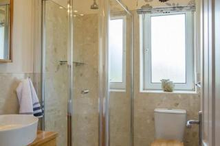 Waterford Villa - 5 Bed - Sleeps 10 - Parking - 8