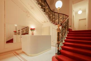 Hotel Golden Lamb - 8