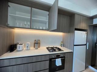 Perth Hub Modern Stay – Pool, Sauna & Skyline - Perth - 2