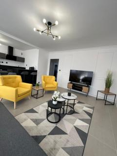 Bright & spacious 2-bedroom apartment with balcony Close to Gratte-ciel - 6