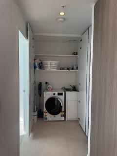 Modern City Escape – Pool & Sauna Access - 5