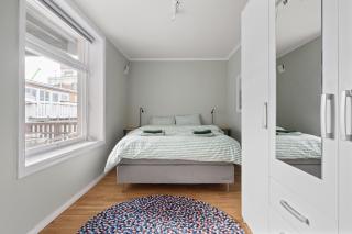 NEW - Sander's Polar Escape- Downtown - 8