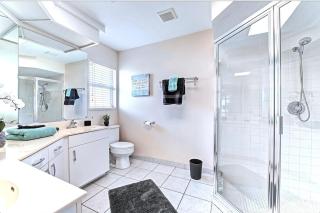 Beautiful Lake View Home - Close Beaches and IMG - 3