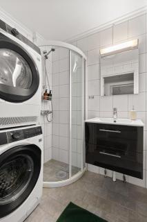 NEW - Sander's Polar Escape- Downtown - 7