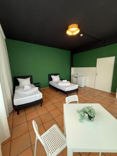 CrownLiving Babylon Studios - 2