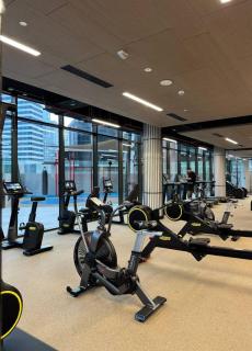 Bright 1BR - Unit 1806 - City Views & Fast Wi-Fi - 2