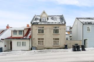 NEW - Sander's Polar Escape- Downtown - 5