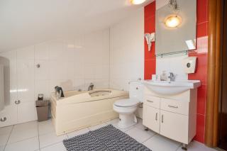 MobiusLido Apartments - 5