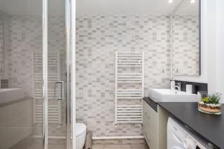 Bright newly refurbished studio - 7