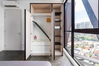 Blueground Kuala Lumpur rooftop pool nr KLCC KUL-6 - 1