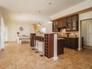 Trafford Cottage on Kingswood Golf Estate - 4