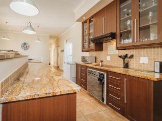 Trafford Cottage on Kingswood Golf Estate - 2