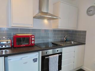 1 Double Bedroom Great Location - Holmfield Road - 1