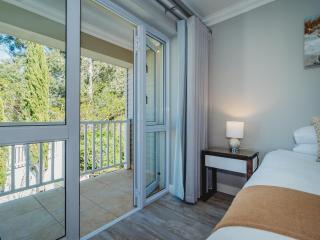 Sidwell Gardens, Adjacent to Kingswood Estate - 6