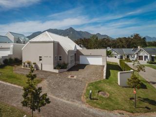 Manor One Kingswood Golf Estate - 0