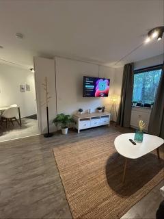 Modern City Apartment for 10 in Hamburg Bramfeld - 4